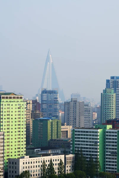 Horizonte Ciudad Niebla Mañana Vista Del Nuevo Complejo Residencial Calle — Foto de Stock