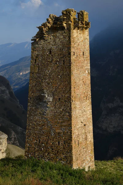 Edifício Ruínas Medievais Harcaroy Battle Tower Aldeia Kharkaroi Distrito Vedensky — Fotografia de Stock