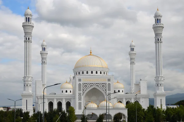 Vita Moskén Shali Tjetjenien Republiken Ryssland Profeten Muhammeds Moské Kallad — Stockfoto
