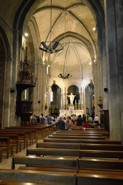 Romanesque medieval church in Mazan — Stockfoto