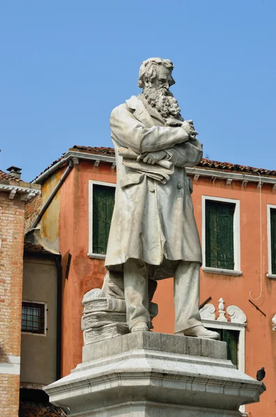 Niccolo Tommaseo monument — Stock Photo, Image