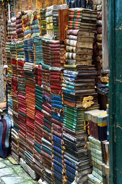 Oude boeken — Stockfoto