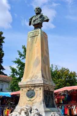 Anıt Alphonse Benoit 