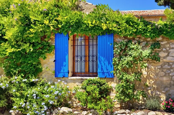 Lantligt hus, Provence, Frankrike — Stockfoto
