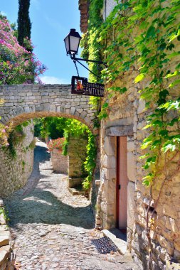 Provence Köyü