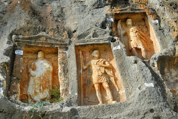 Adamkayalar - figures taillées dans la roche. Turquie — Photo