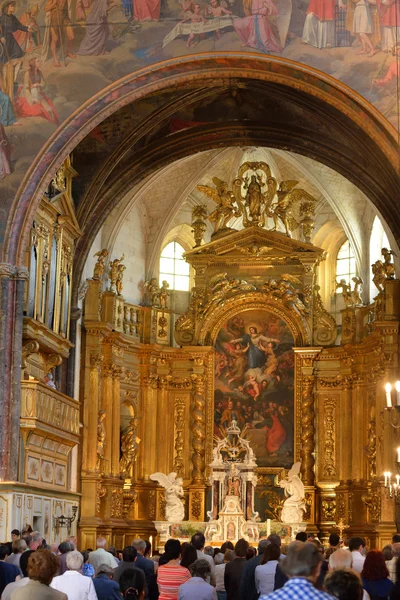 Igreja medieval em L 'Isle sur la Sorgue — Fotografia de Stock