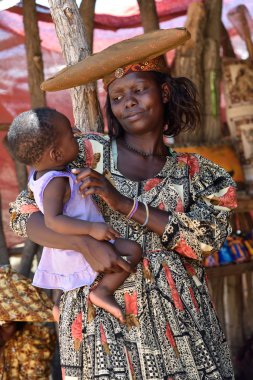 Bebeğim, Namibya Herero kadınla