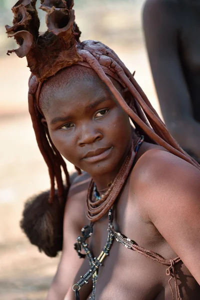 Retrato de niña Himba, Namibia — Foto de Stock