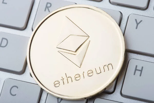 Arany Érme Ethereum Crypto Pénznem Virtuális Pénznem Százdollároson — Stock Fotó