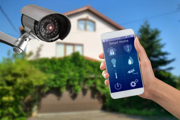 Videocamera Sicurezza App Smart Home Casa Privata Sullo Sfondo — Foto Stock