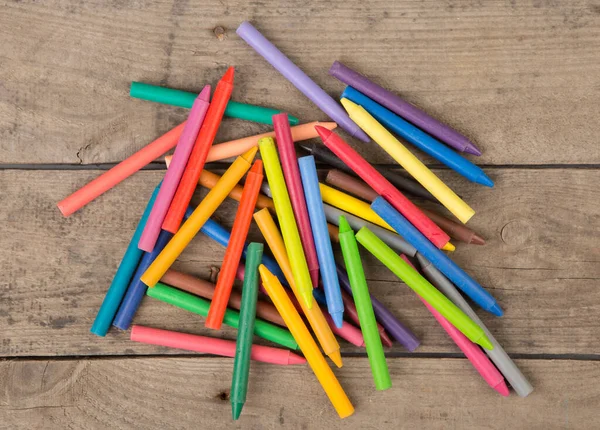 Crayones Escritorio Madera —  Fotos de Stock