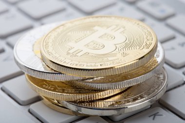 Kripto para birimleri - Bitcoin ve diğer yakın plan