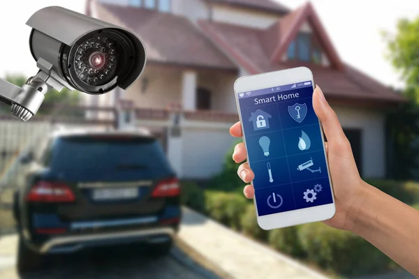 Biztonsági Kamera Intelligens Otthon App Családi Ház Háttérben — Stock Fotó