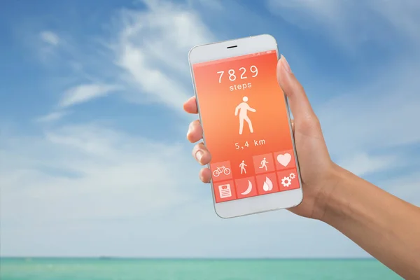 Sağlık Izleme Konsepti Açık Havada Akıllı Telefondan Özel Uygulama — Stok fotoğraf