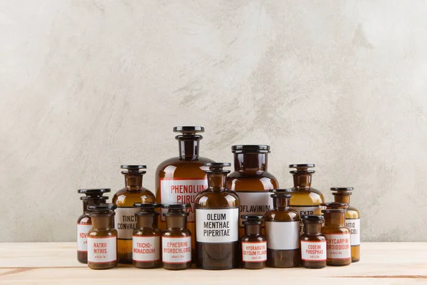 Farmacia Retrò Bottiglie Vintage Farmacia Tavola Legno Immagini Stock Royalty Free