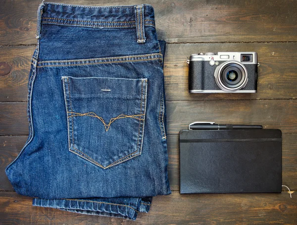 Conjunto de cosas interesantes sobre fondo de madera — Foto de Stock