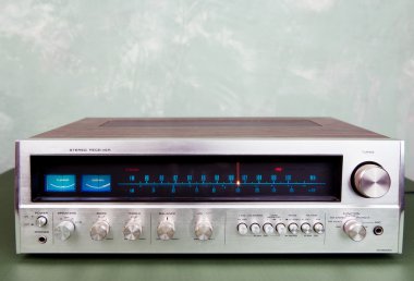 Tunerli Vintage stereo amplifikatör