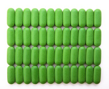 Yeşil hap yığını