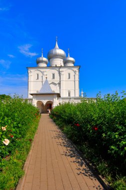 Varlaamo-Khutyn Spaso-Preobrazhensky Manastırı XII yüzyıl.