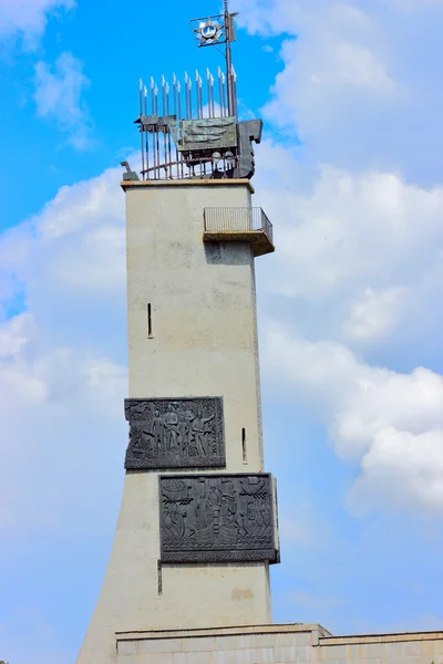 Monumento a la victoria en Novgorod . — Foto de Stock