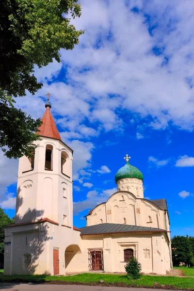 Kyrka Creek på Theodore. Veliky Novgorod. — Stockfoto