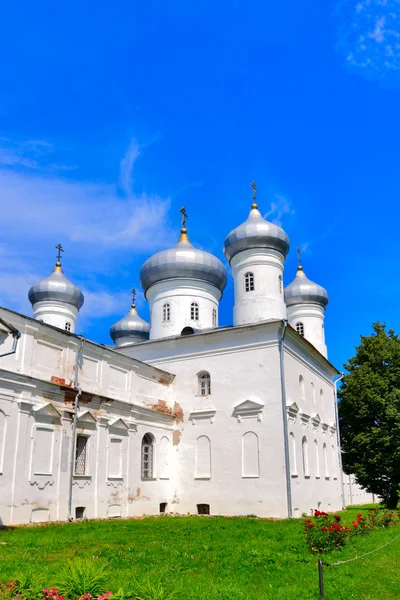 ユーリエフ修道院でスパスキー大聖堂. — ストック写真