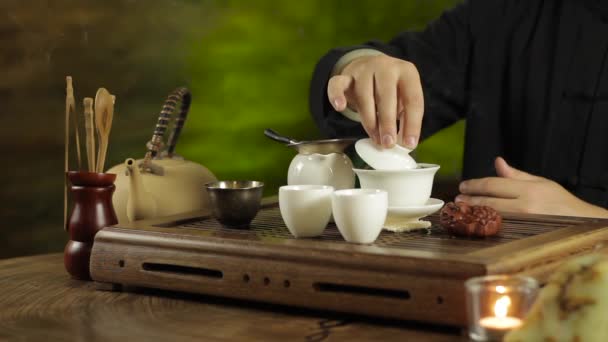 Geleneksel Çin çayı demleniyor — Stok video