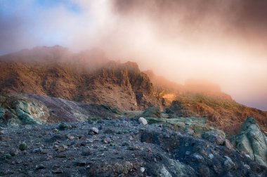Teide yanardağı caldera kayalarda