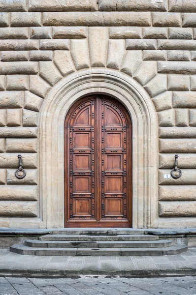 Entrada para o palácio medieval — Fotografia de Stock