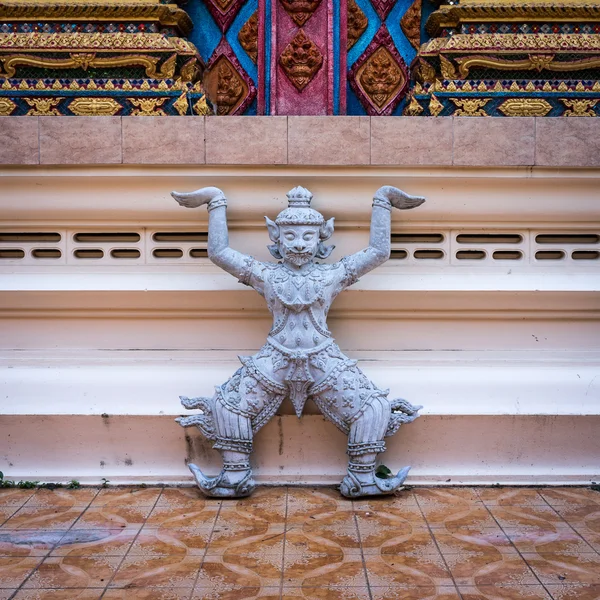在佛教寺院罗刹的雕像 — 图库照片