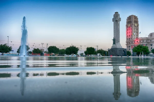 Brunnen auf dem spanischen Platz — Stockfoto