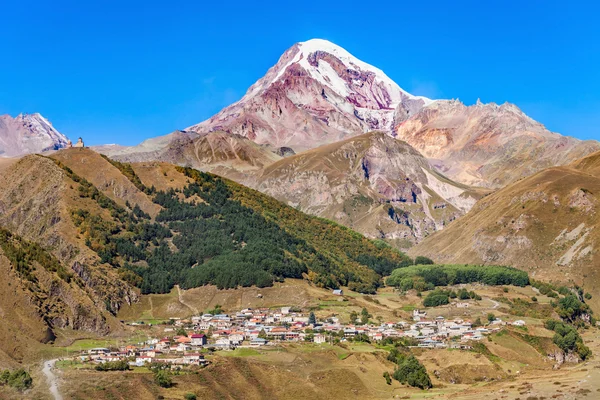 Góry kazbek, Gruzja — Zdjęcie stockowe