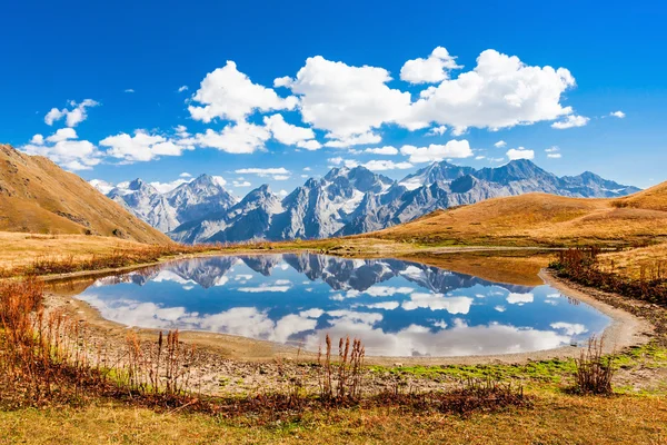 Koruldi-see, svaneti — Stockfoto