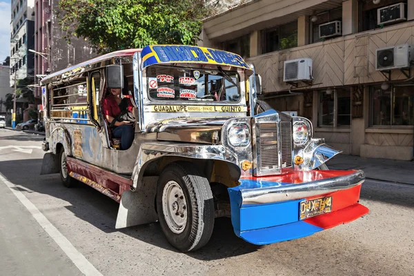 Filipinler'de Jeepney — Stok fotoğraf