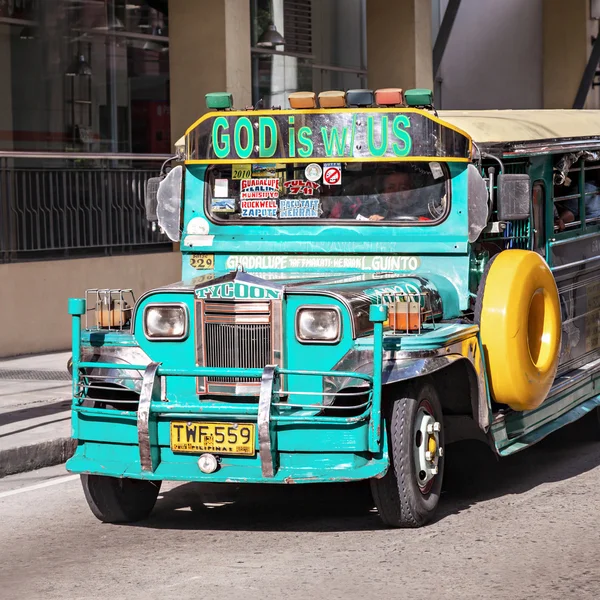 Filipinler'de Jeepney — Stok fotoğraf