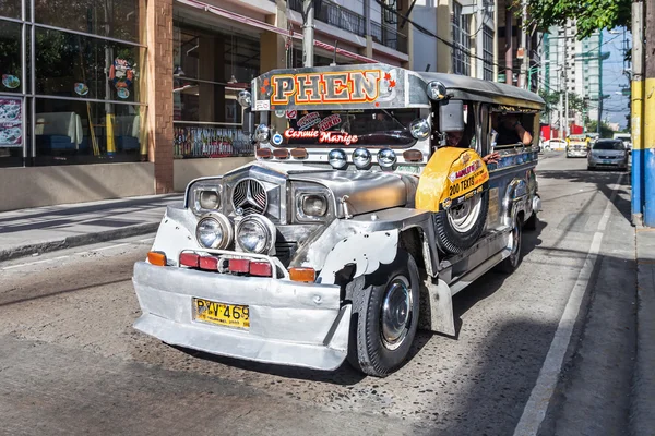 De jeepney in Filipijnen — Stockfoto