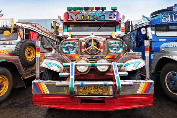 Jeepney na Filipínách — Stock fotografie