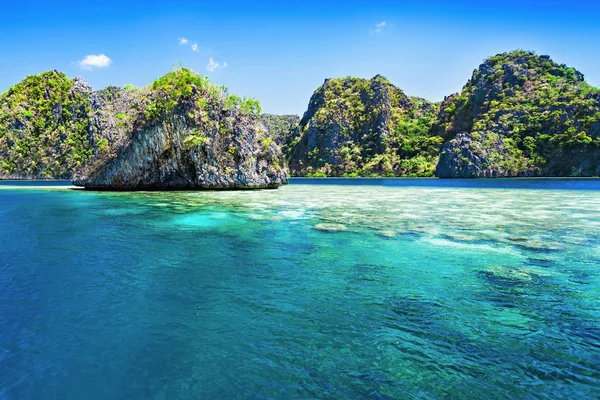 Le isole nel mare — Foto Stock