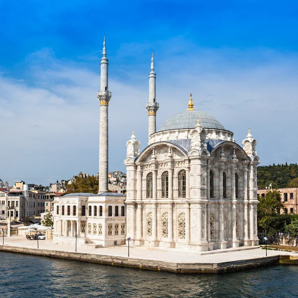 A mesquita de dolmabahce — Fotografia de Stock