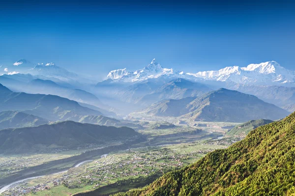 Lever de soleil dans les montagnes Himalaya — Photo