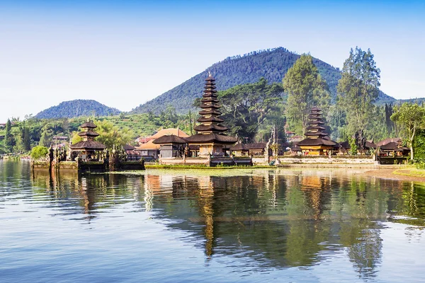 Ulun danu tempel — Stockfoto