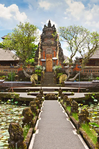 Tempio di Pura Saraswati — Foto Stock