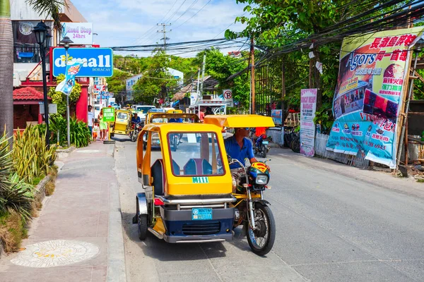 Boracay Filippine Marzo 2013 Triciclo Sulla Strada Principale Dell Isola — Foto Stock