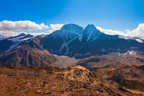 ドングゾルン DonguzorunまたはDonguz OrunまたはBabis Mta ロシア コーカサスのエルブラス山にある山 — ストック写真