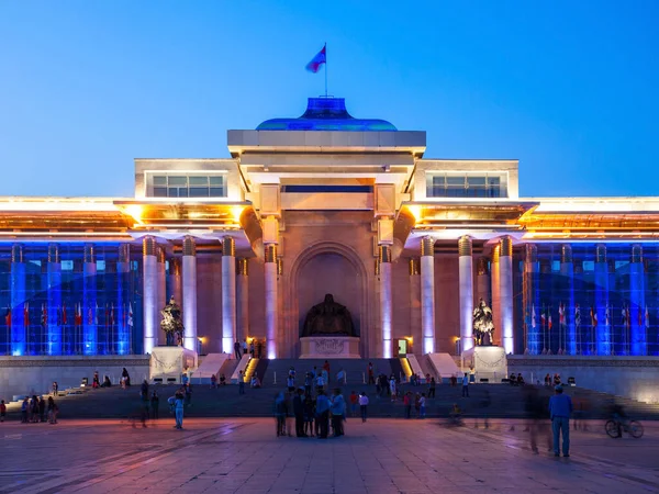 Istana Pemerintah Malam Hari Terletak Sisi Utara Lapangan Chinggis Atau — Stok Foto