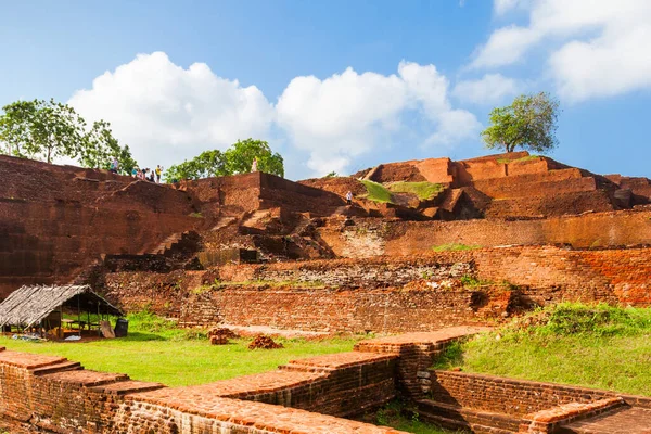 Ruinen Des Königspalastes Auf Dem Sigiriya Felsen Der Nähe Von — Stockfoto