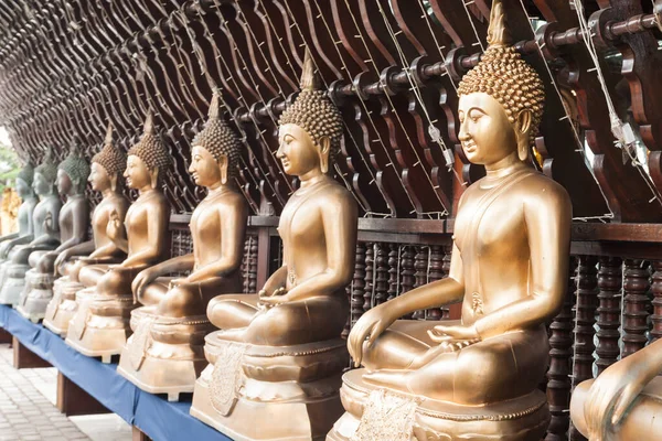 Buddha Statuen Buddhistischen Tempel Seema Malaka Beira See Colombo Sri — Stockfoto