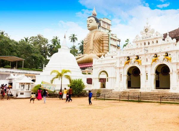 Wewurukannala ViharaまたはRaja Maha Viharaya ヴウルカンナ ヴィハーラ Wewurukannala Vihara スリランカのディクワラにある仏教寺院 — ストック写真