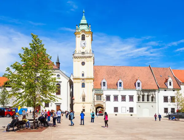 布拉迪斯拉发老市政厅 Bratislava Old Town Hall 是斯洛伐克布拉迪斯拉发老城的一座建筑群 旧市政厅是斯洛伐克最古老的市政厅 — 图库照片